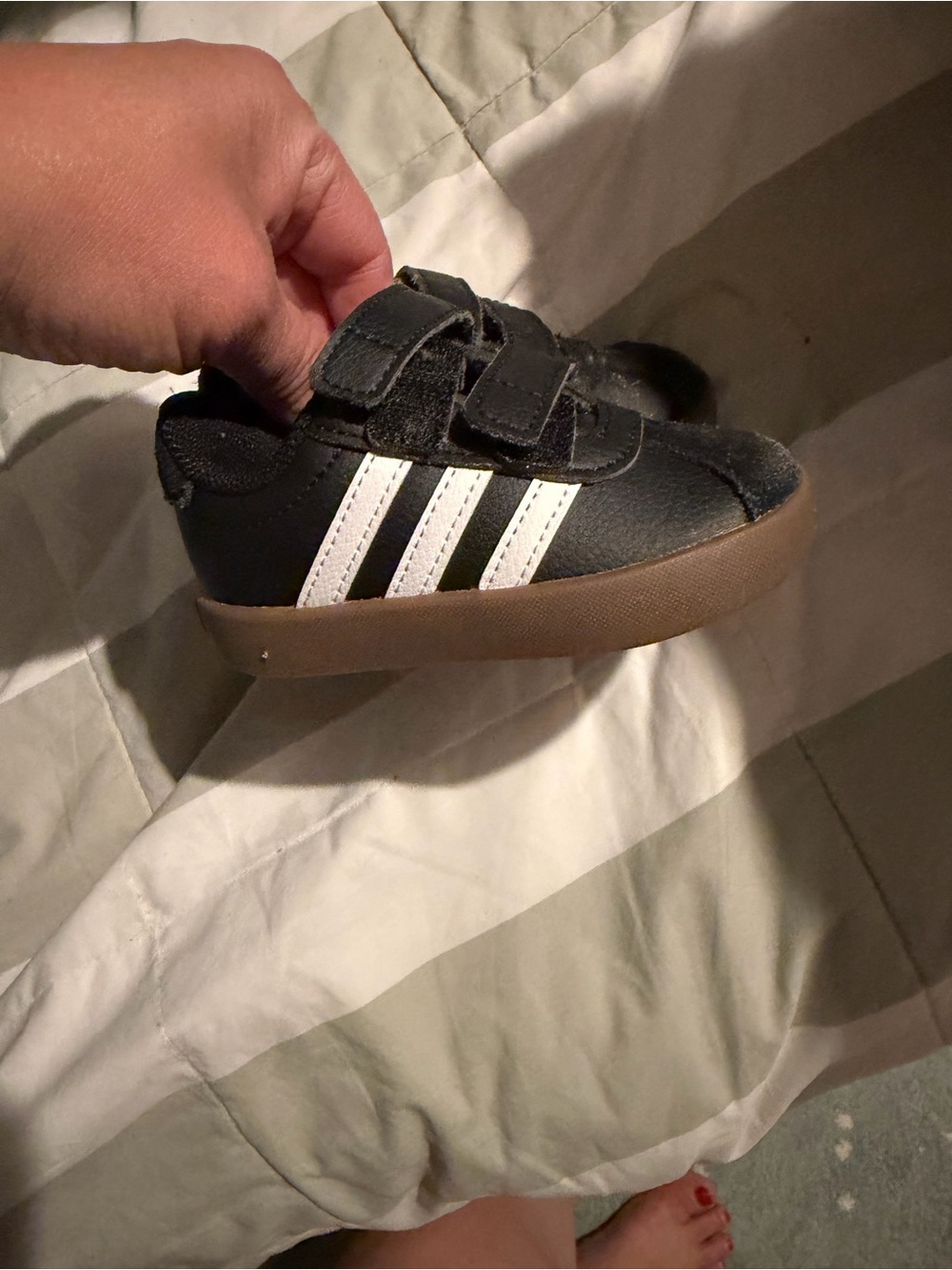 Kids Adidas Sneaker Black with White Stripes size 5